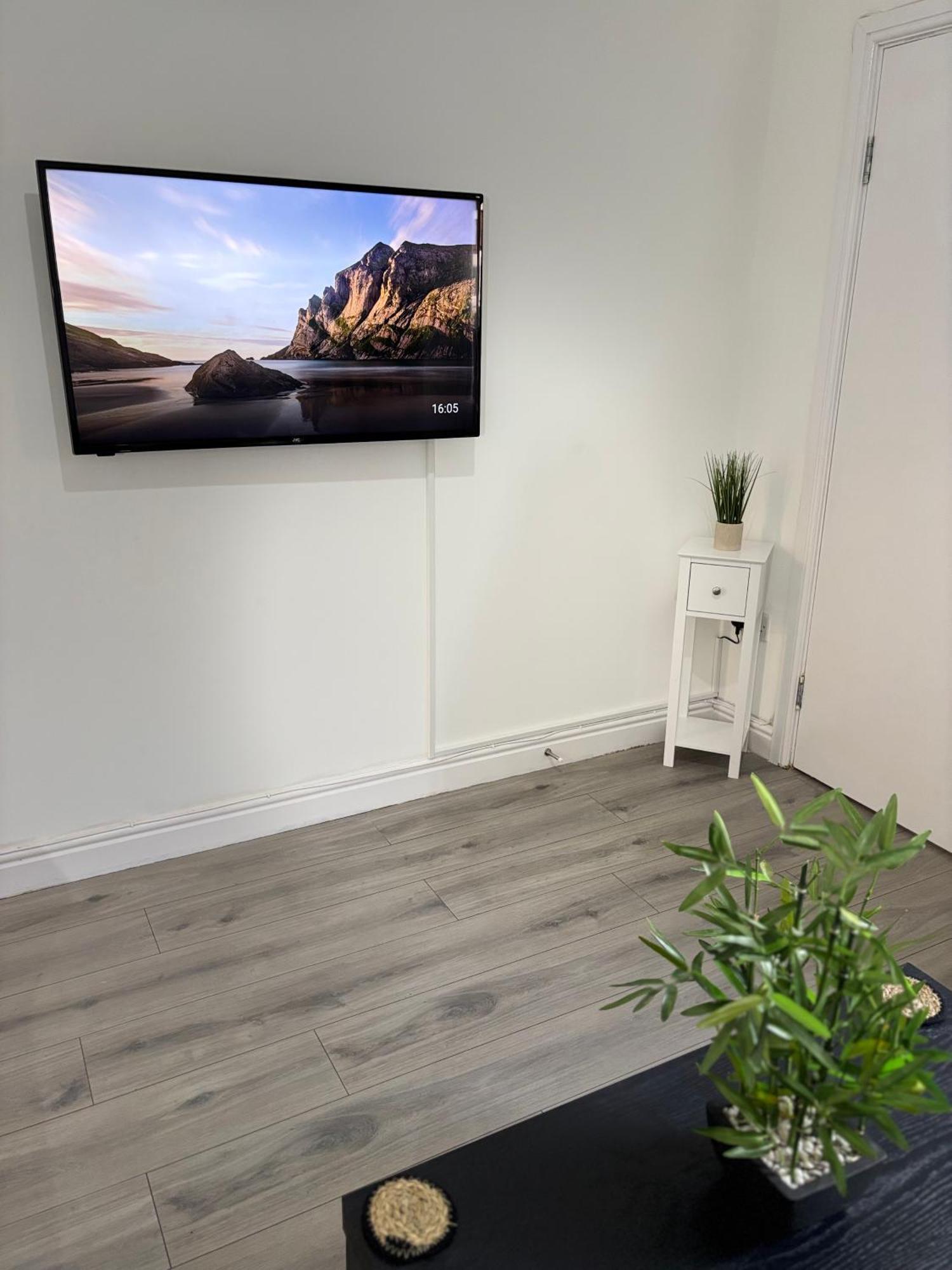Spacious House In Holiday home *