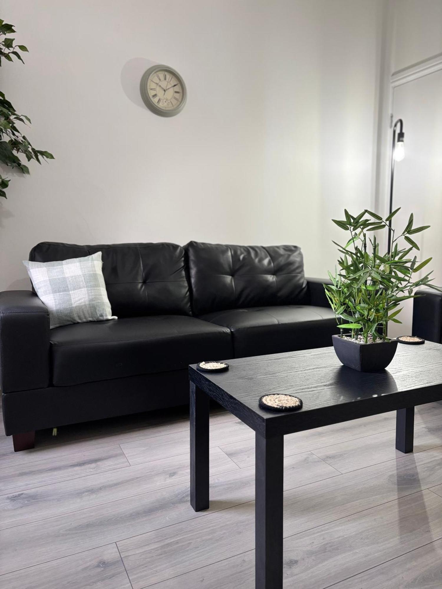 Spacious House In Holiday home Coventry