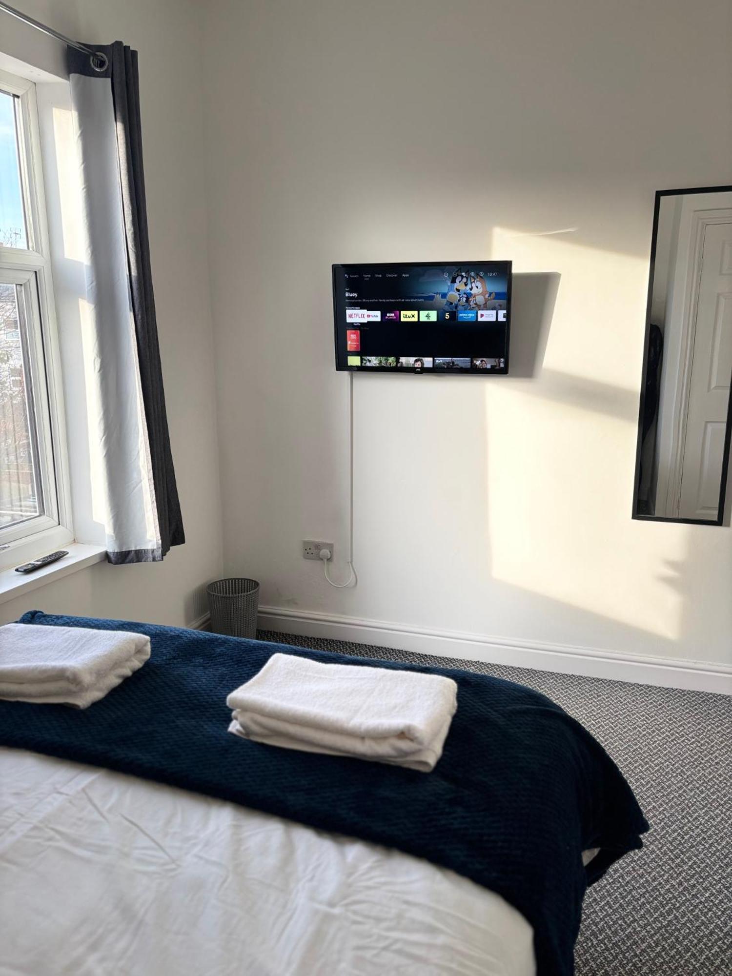 Spacious House In Coventry